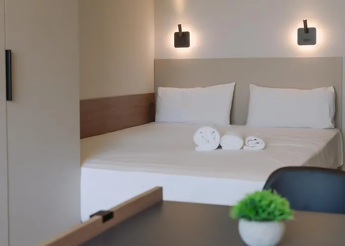 Blau Student Housing - Students Only Apartment *