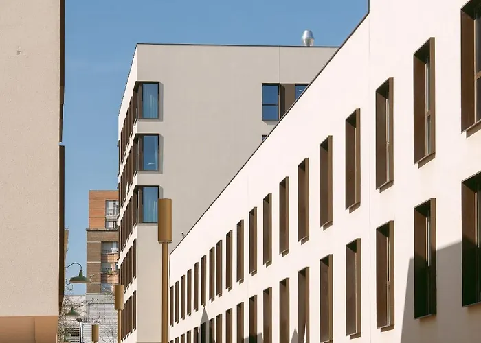 Blau Student Housing - Students Only Apartment