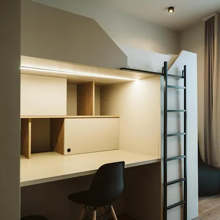 Blau Student Housing - Students Only Apartment