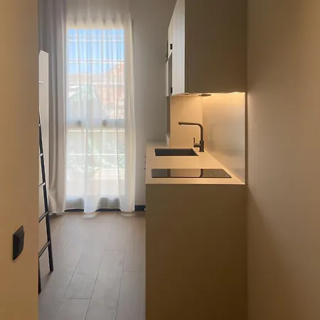 Blau Student Housing - Students Only Apartment *