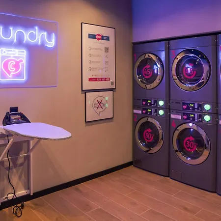 Blau Student Housing - Students Only Apartment Barcelona